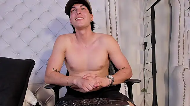 karimferrer (M young) - riding dildo ufff