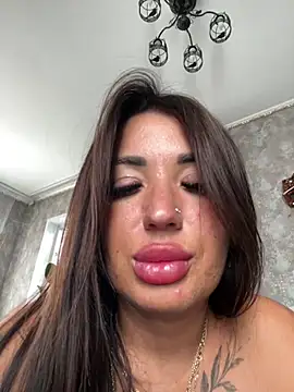 RuslanaXX from StripChat is Freechat