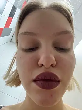 ashleymur (F teen) - naked show