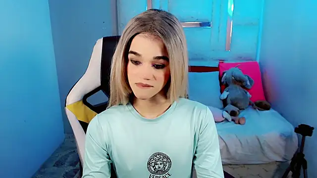 sophiaa_doll_ - Sophiaa_doll_'s free webcam - UK Sex Cams