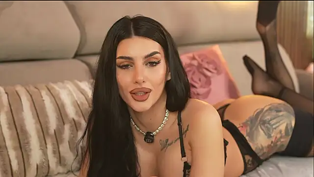 amyblair (F young) - spank my naughty ass x5 times