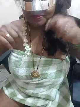 Webcam Model (Lovely_silk)  is live.Free join now!