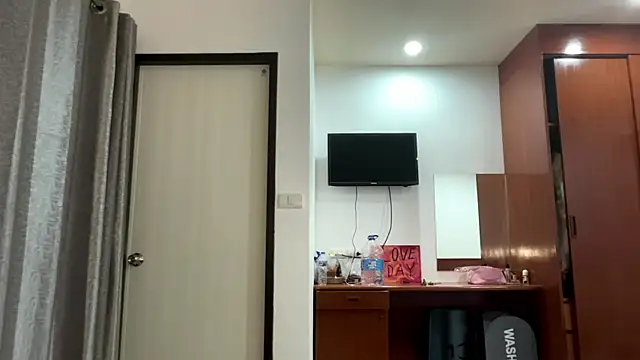 kamila_18_french - Kamila_18_french's free webcam - UK Sex Cams