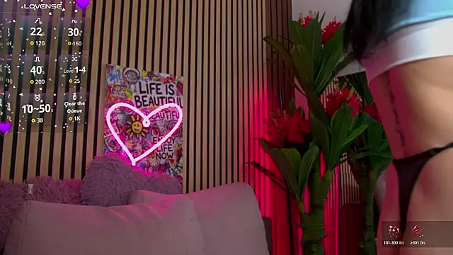 mirunahaze - MirunaHaze's free webcam - UK Sex Cams