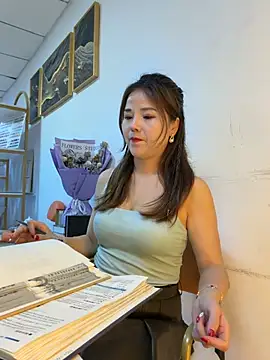 美女Xiaoxiao-y在线直播