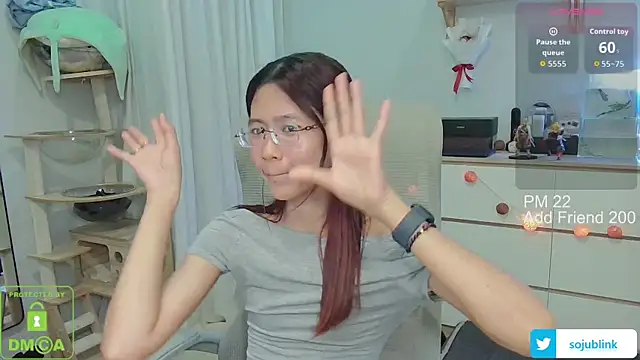 littlemiilk (F young) - topless 10 min