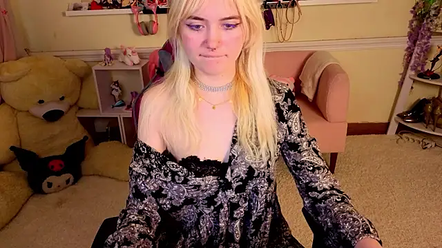 Live solo webcam of Iris_Ivory