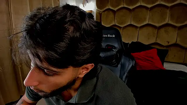 emmet_collinsjs (M twink) - masturbate