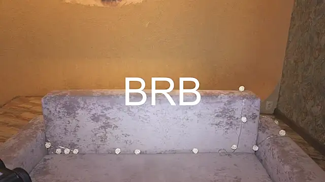 ElizabethRedWings live sex cam