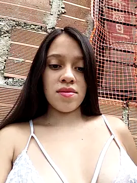 lachiki_plus live cam profile