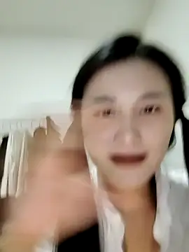 美女CCAV217在线直播