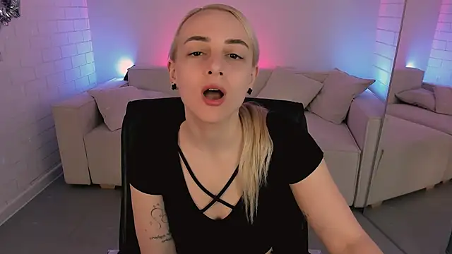 carolmoor - CarolMoor's free webcam - UK Sex Cams