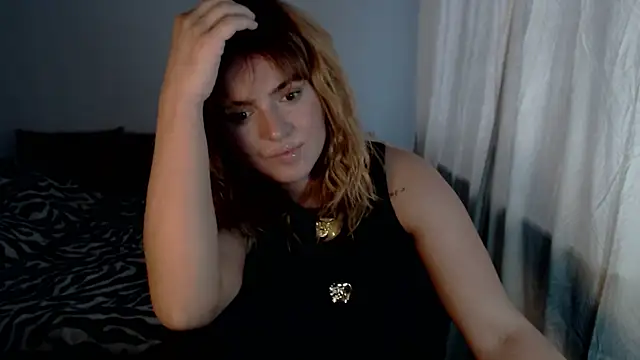 viviroses - ViviRoses's free webcam - UK Sex Cams