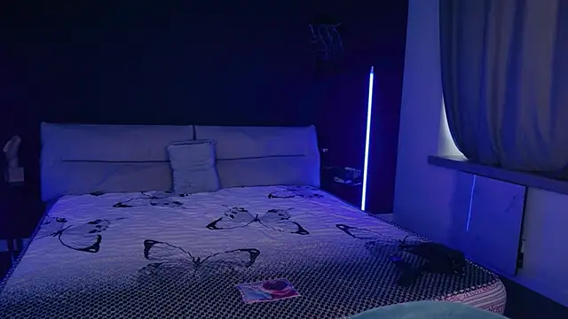 di_na_bell - Di_na_Bell's free webcam - UK Sex Cams