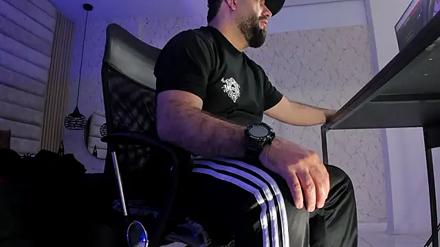 jhon_bear03 (M young) - worship your king until he cums