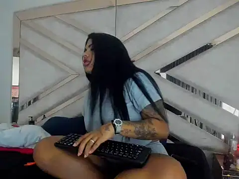 Luna_and_Rose webcam