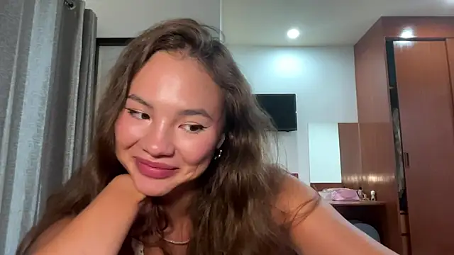 kamila_18_french - Kamila_18_french's free webcam