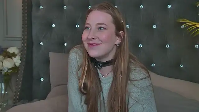 miaeuphoria_ (F young) - striptease!