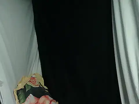 huntrix2025 (M twink) - my goal is to make horny everyone in pvt