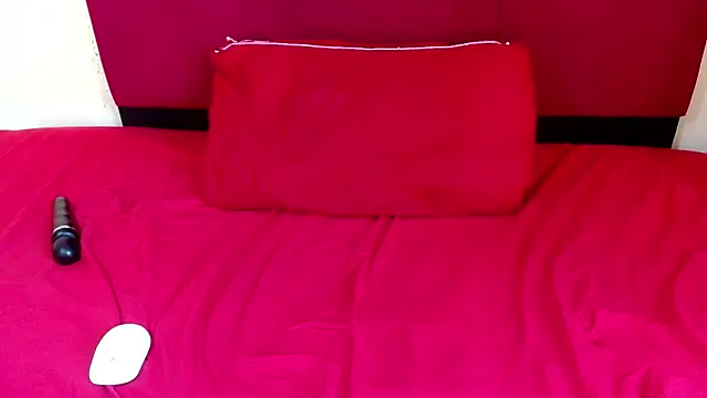 hugetitisxx (F young) - lets destroy this tight pussy daddy