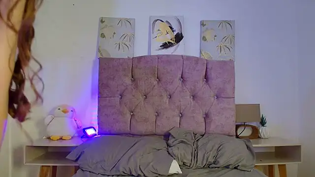 Webcam Model (Annie_bonnie_)  is live.Free join now!