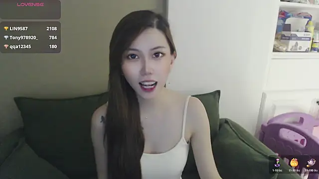 美女whitecat13在线直播