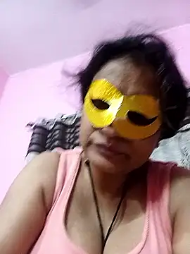 Webcam Model (Gullapi)  is live.Free join now!