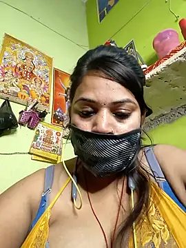 Webcam Model (06Rozi)  is live.Free join now!