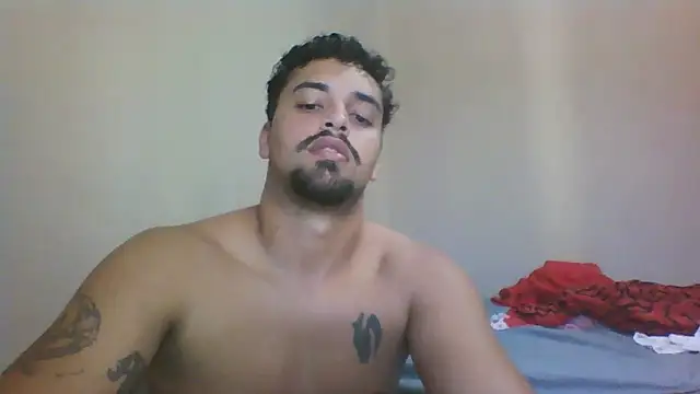 xcumshot33 - Xcumshot33's free webcam - UK Sex Cams