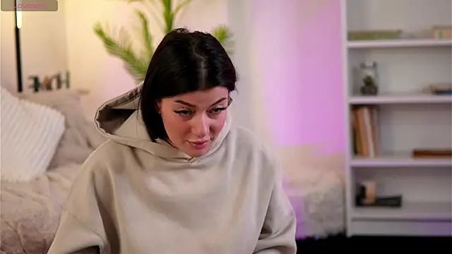 goldenalana (F young) - ❤️Oiled up ass in doggy❤️