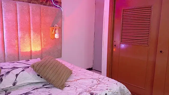 lil_moon1 (F young) - ⭐OIL MY TITS🍑take off your blouse