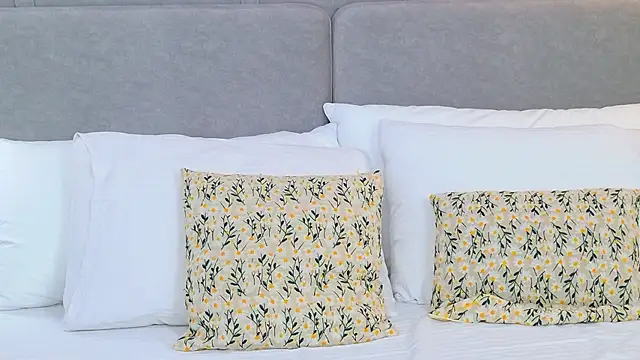 sandy_edvards - Sandy_Edvards's free webcam - UK Sex Cams