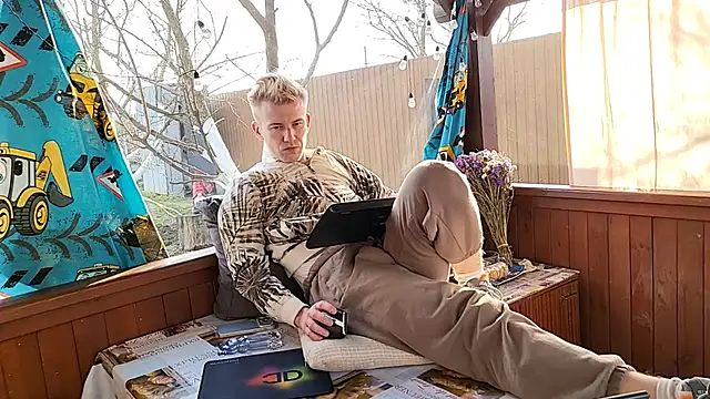 Vuitton live sex cam