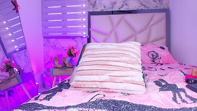 lili_jhonson - Lili_jhonson's free webcam - UK Sex Cams