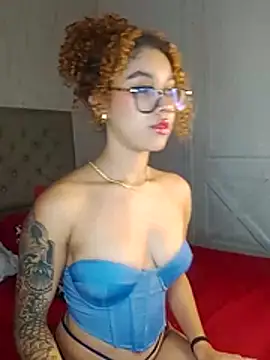 Sienna_brunette webcam stripchat model stream image