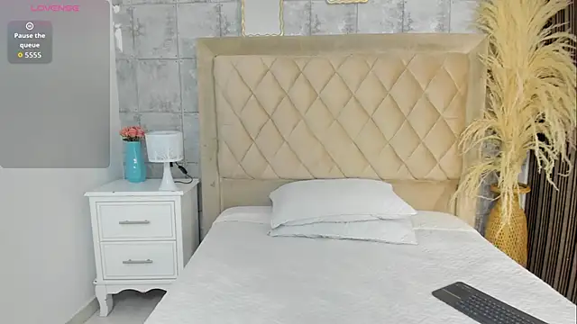 CleoFoxx_ live sex cam