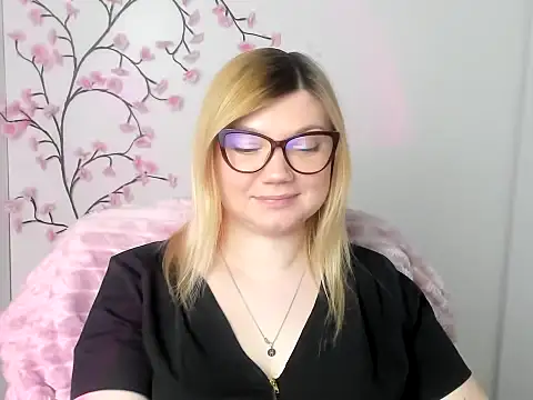 lola_moree - Lola_moree's free webcam - UK Sex Cams