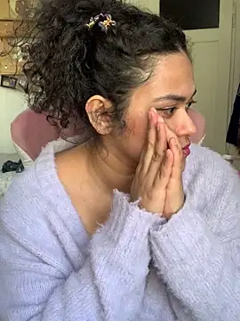 Curvydesifromgermany live cam profile