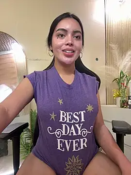 ts-simplythebest - TS-SimplyTheBest's free webcam - UK Sex Cams