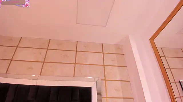 roxylior (F teen) - 🍑Squeeze my ass + spread him🍑