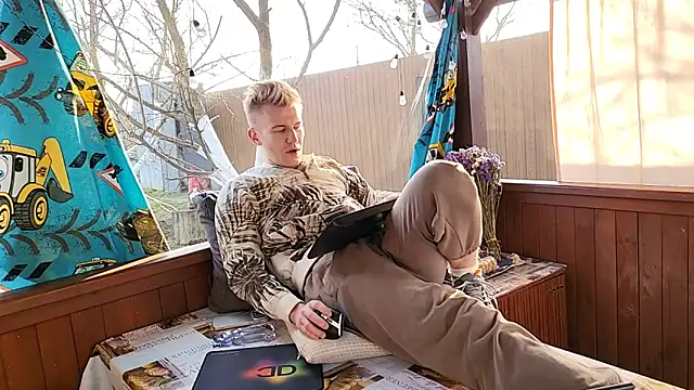 Vuitton live sex cam