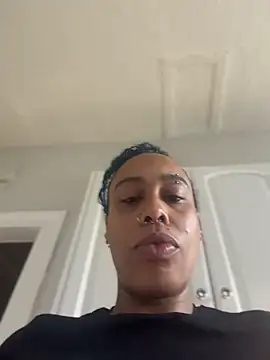 Lunalovesyou8 webcam