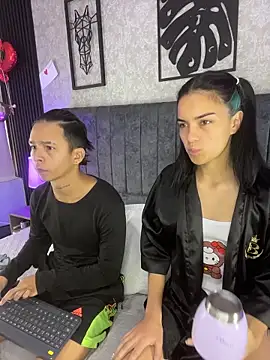 bliinkii_and_luka_ webcam