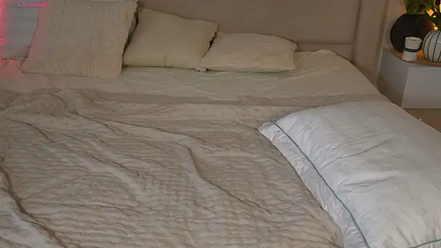 _Miss_Johansson_'s Stripchat show and profile