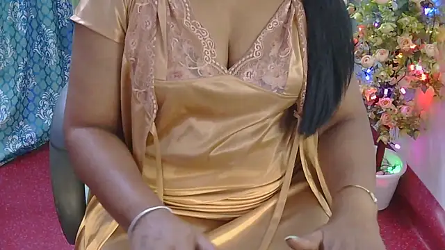 mallu_manisha (F mature) - One side bra show