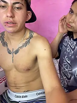 wild_couplle - Wild_Couplle's free webcam