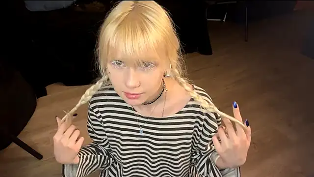 divinaspanski - DivinaSpanski's free webcam