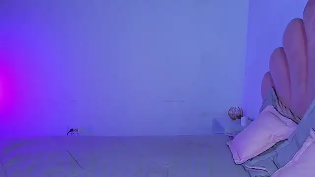 miacolucci18 - MiaColucci18's free webcam - UK Sex Cams