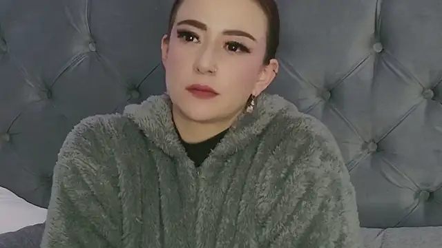 taniablaze - TaniaBlaze's free webcam