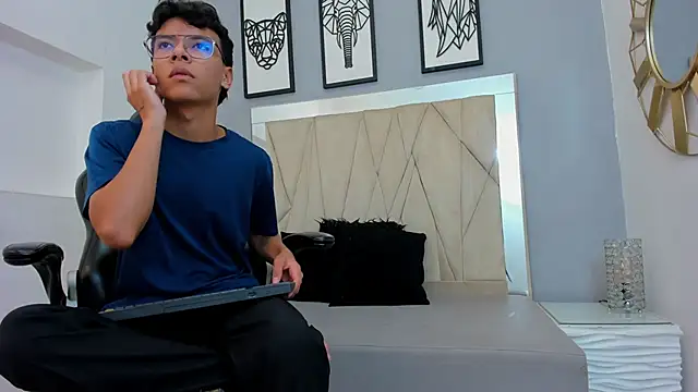 adams_bobby live sex cam